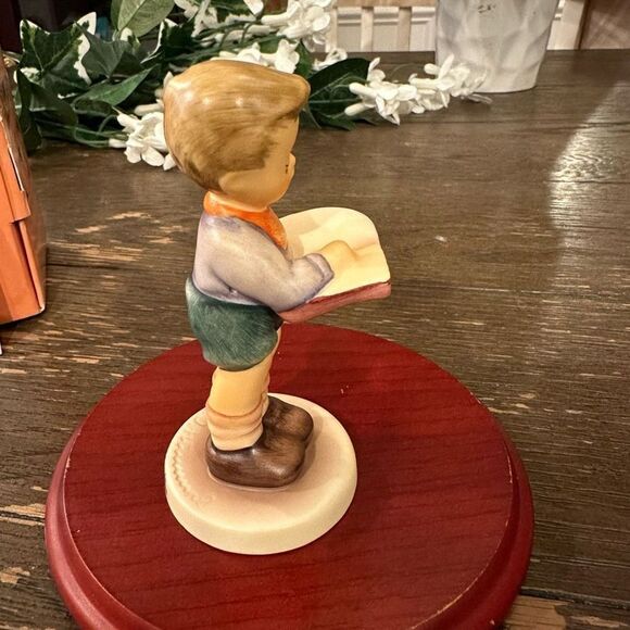 Hummel Goebel Y2K “Honor Student” Boy Figurine Vintage Circa 2000 NEW - Picture 5 of 8